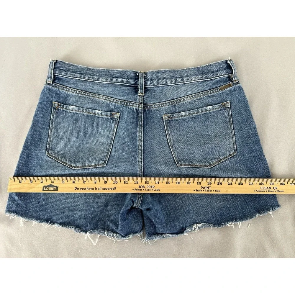 KanCan Jean Shorts Women's‎ Size 15/31 Raw Hem